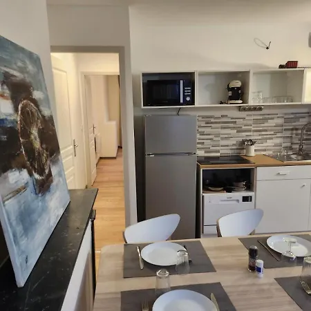 Apartment Agreable Appartement, Lumineux